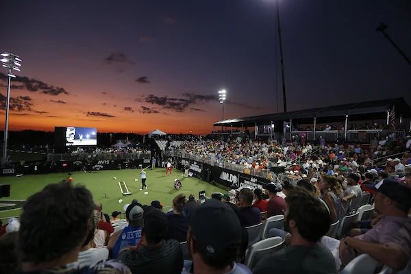 1591687695195215.jpg 去年,第44屆世界長打王錦標(biāo)賽總決賽在美國俄克拉荷馬州舉行.jpg